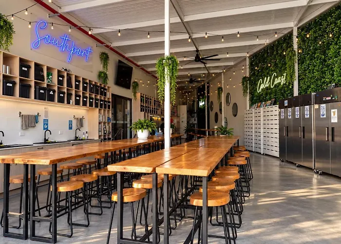 Capsuleaccom Hostel Gold Coast