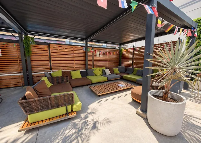 Capsuleaccom Hostel Gold Coast
